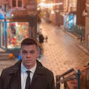 Meet your Posher, Denis